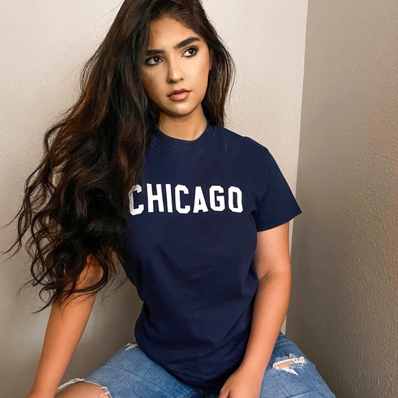 Gildan Tops - CHICAGO TEE!! Gildan Tops - CHICAGO TEE!!